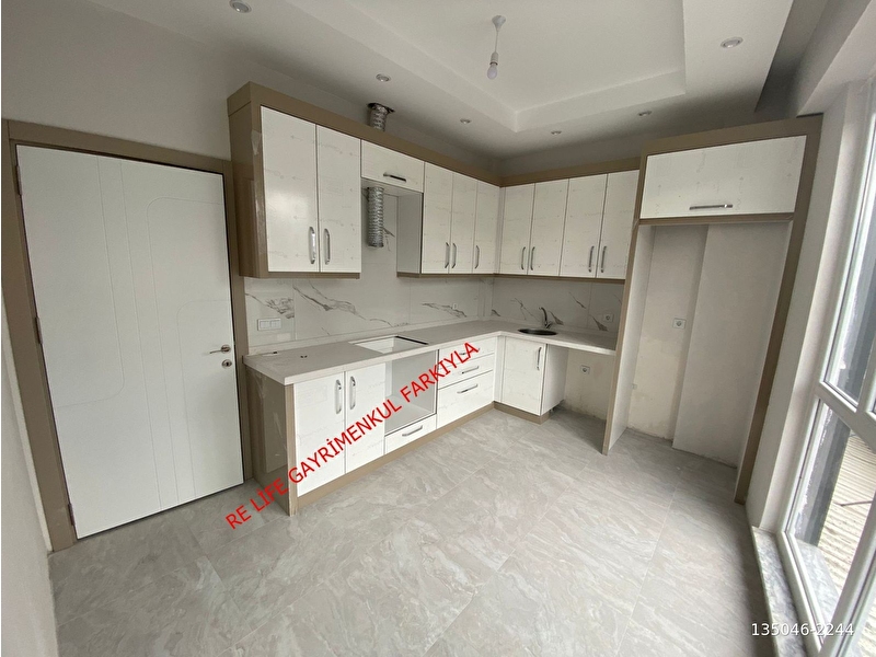 Anafartalar da kredi̇ye uygun cadde üzeri̇nde li̇seye yakin konumu mükemmel firsat 3+1 160 m2 ultra lüx