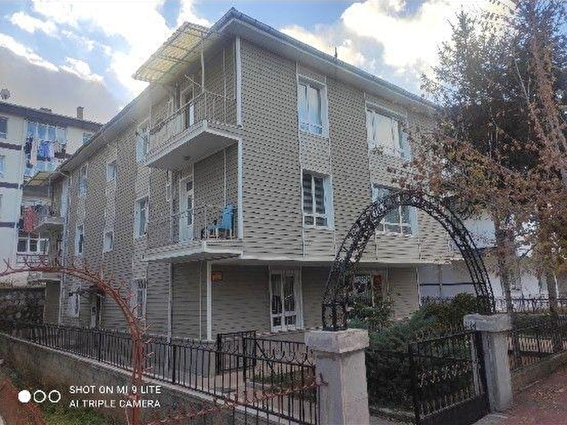 Çankaya di̇kmen si̇nan caddesi̇ yakini 2+1 ön cephe yüksek gi̇ri̇ş yapili masrafsiz
