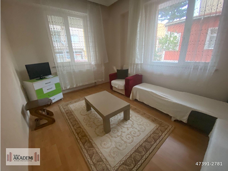 Çobançeşmede ki̇ralik eşyali 2+1 dai̇re