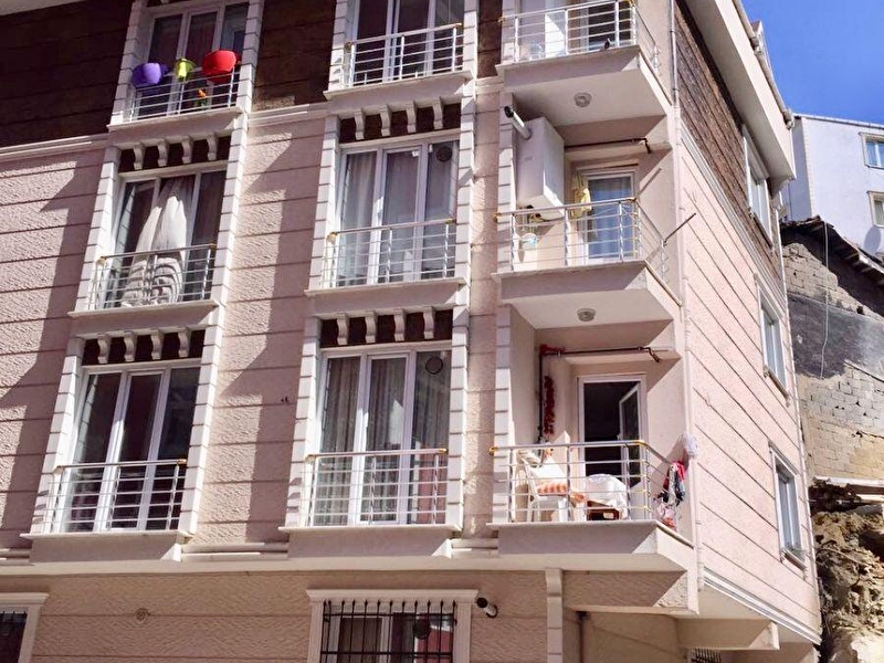 1 850 Tl Sisli Gayrettepe Metrosuna 1 5km Keyifli Cati Kati Akdere Emlak