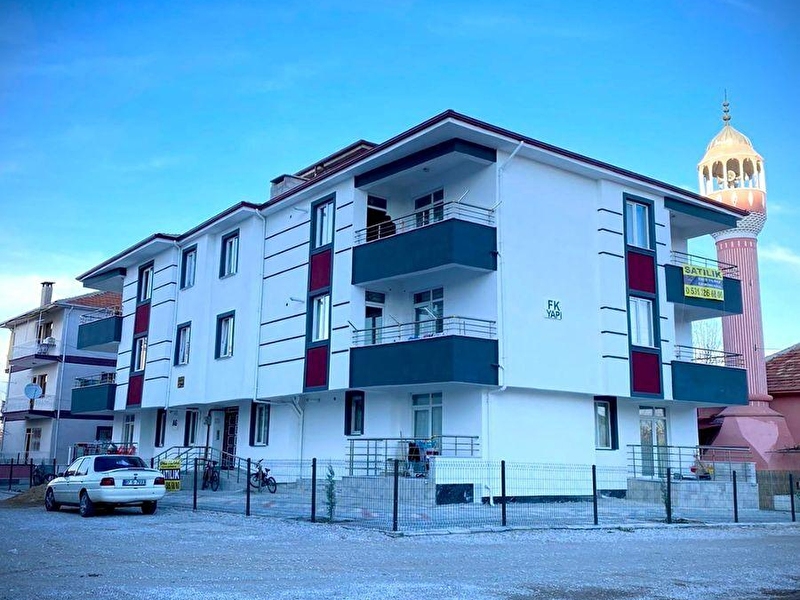 Cumhuri̇yet mahallesi̇nde satilik 2+0 dai̇re