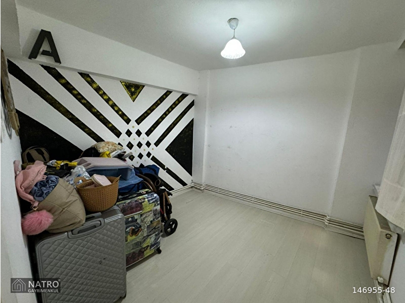 Sd631-kirmizi toprak mah cadde üzeri̇ 2+1 bakimli dai̇re