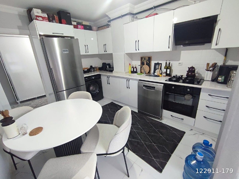 Sütlüce mh 3+1 kombi̇li̇ yeni̇ bi̇na
