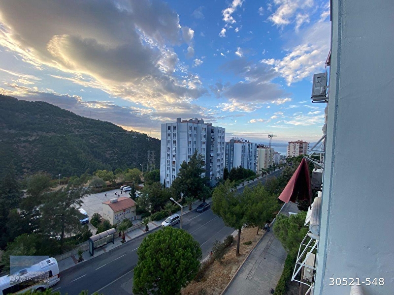 Narlıdere’de satılık doğalgazlı 2 + 1 daire
