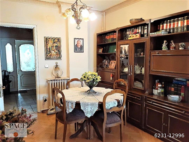 Teşvikiye Valikonağı Bitiminde Arsası Ve Arsa Payı Büyük Satılık Daire En