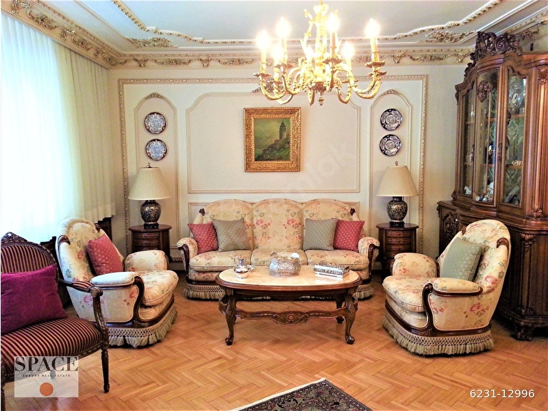 Teşvikiye Valikonağı Bitiminde Arsası Ve Arsa Payı Büyük Satılık Daire En