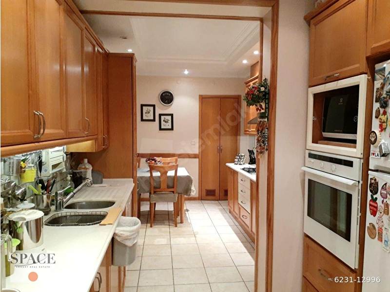 Teşvikiye Valikonağı Bitiminde Arsası Ve Arsa Payı Büyük Satılık Daire En