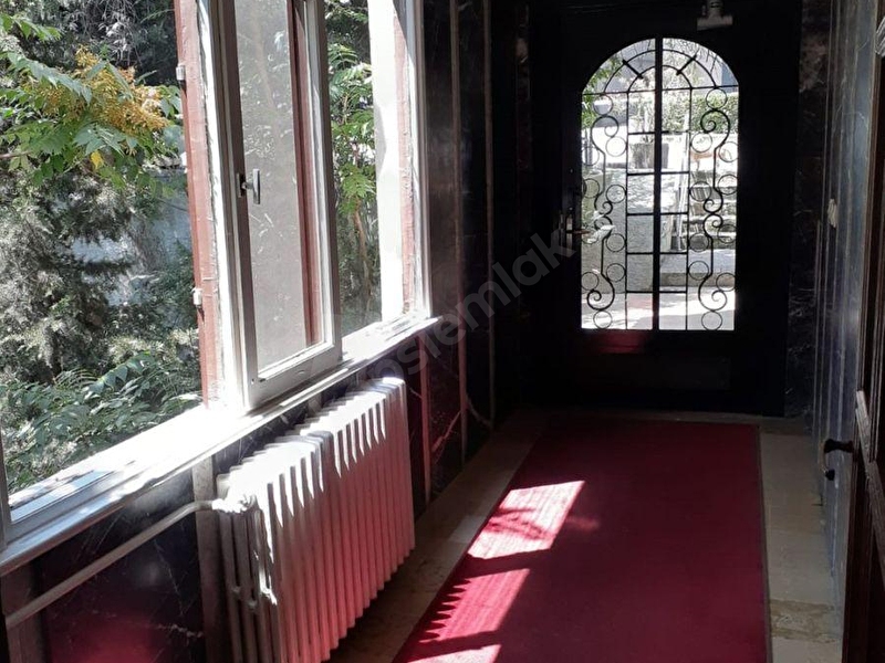 Teşvikiye Valikonağı Bitiminde Arsası Ve Arsa Payı Büyük Satılık Daire En