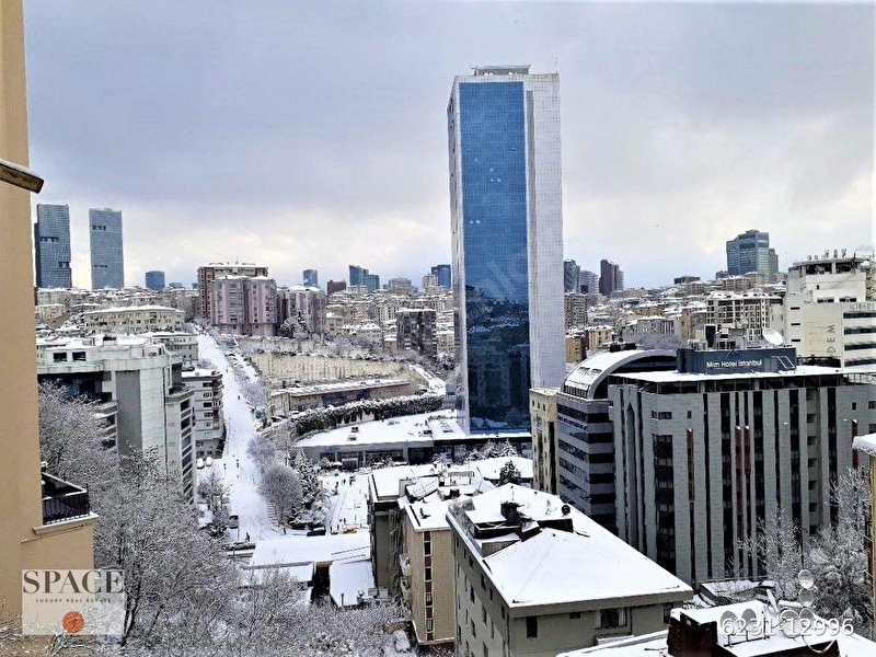 Teşvikiye Valikonağı Bitiminde Arsası Ve Arsa Payı Büyük Satılık Daire En