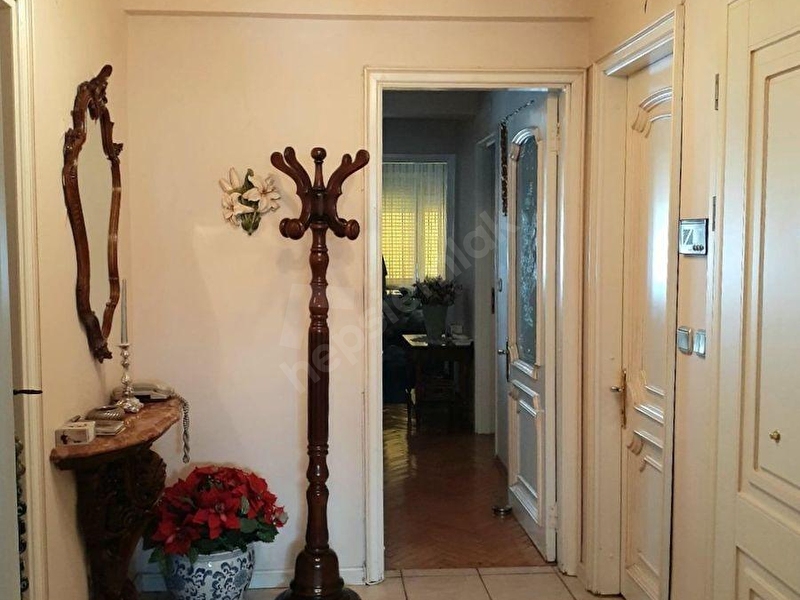 Teşvikiye Valikonağı Bitiminde Arsası Ve Arsa Payı Büyük Satılık Daire En