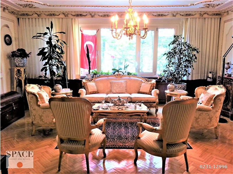 Teşvikiye Valikonağı Bitiminde Arsası Ve Arsa Payı Büyük Satılık Daire En