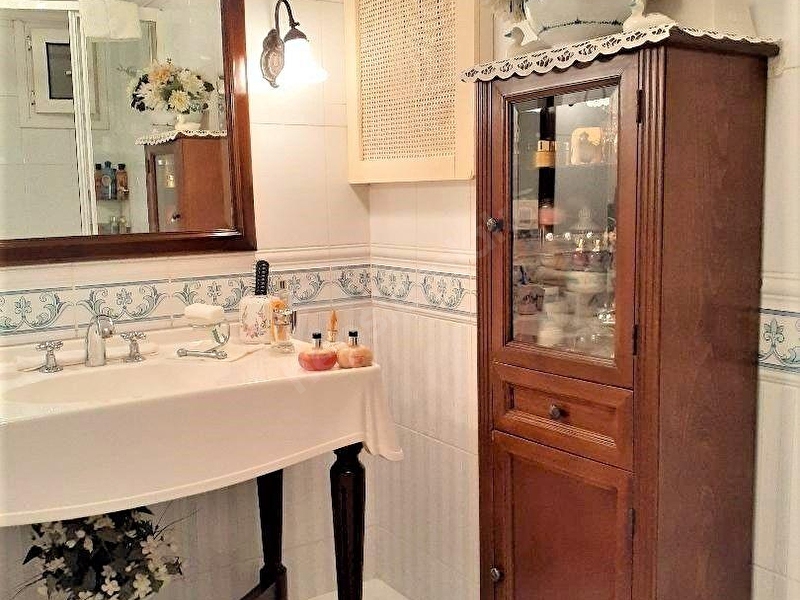 Teşvikiye Valikonağı Bitiminde Arsası Ve Arsa Payı Büyük Satılık Daire En