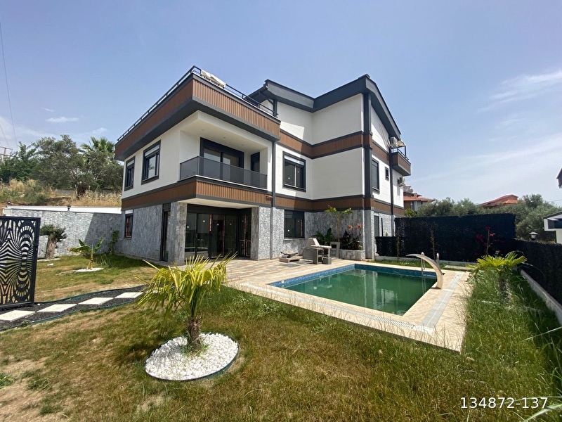 Çaprak gayri̇menkulden ultra lüx 4+1 havuzlu vi̇lla