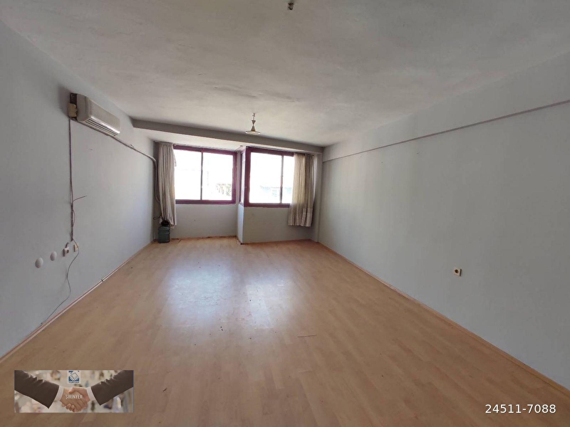 950 tl buca sirinyer merkez de cadde uzeri 1 1 70m2 klasik daire