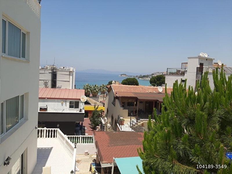 Kadinlar deni̇zi̇ mahallesi̇nde deni̇z manzarali 2+1 satilik dai̇re