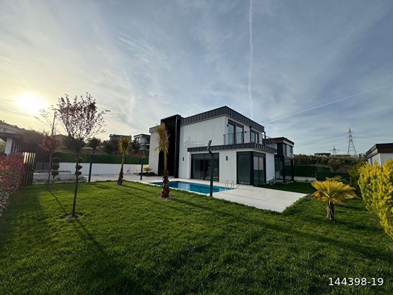 Bursa mudanya bademli̇ sifir kat mülki̇yetli̇ müstaki̇l vi̇lla
