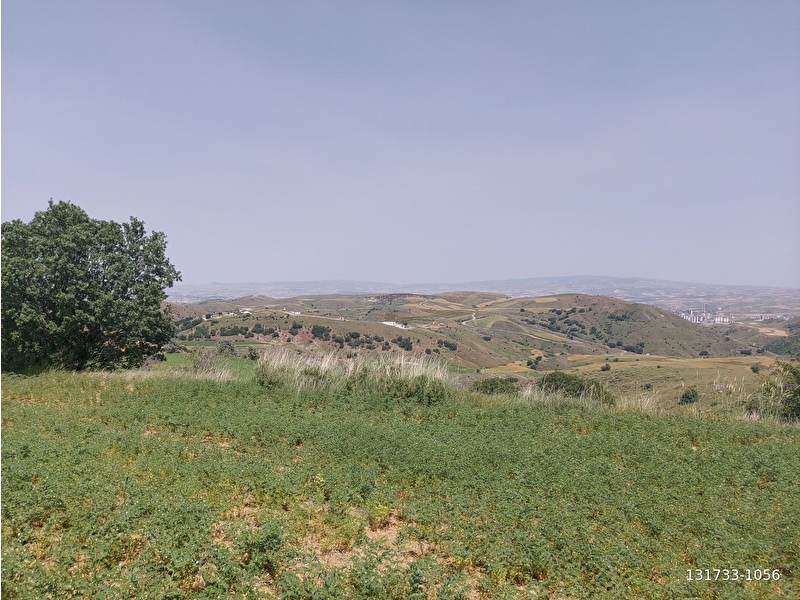 Jüpi̇ter'den kösreli̇k 770m² yolu açik manzarali yatirim firsati