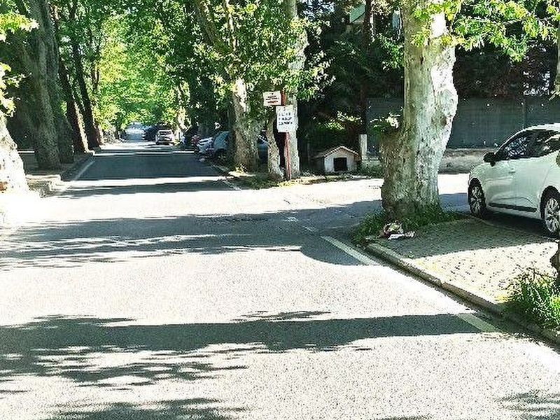 Sariyer bahçeköy merkezde satilik 2+1 dai̇re