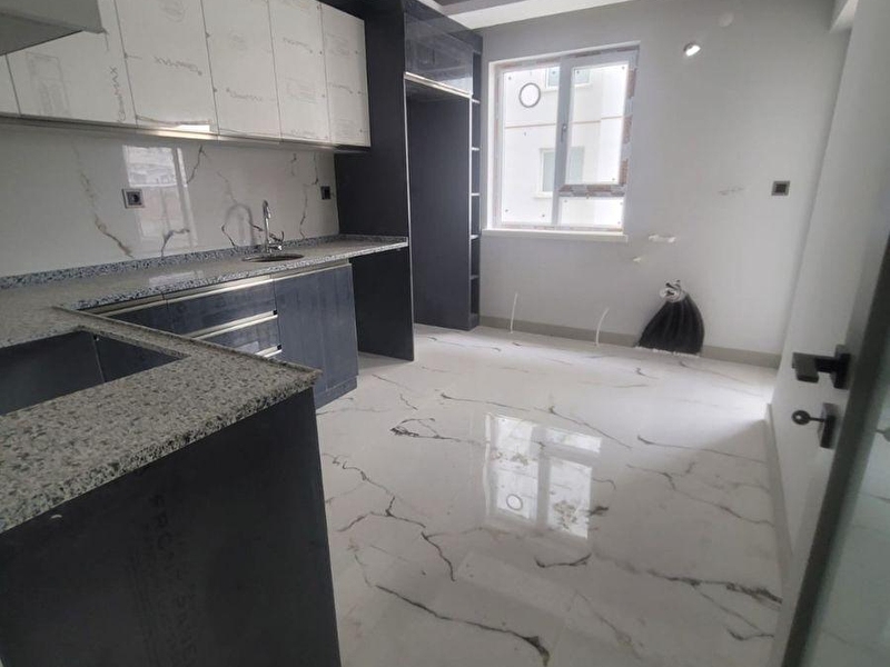 3+1 140 m2 teras balkonlu si̇te dai̇resi̇ çi̇ft banyolu lüks i̇şçi̇li̇k