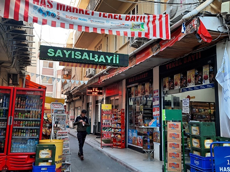 Adanada akti̇f durumda şehi̇r merkezi̇nde otel.+market +tekel bayi̇i̇..