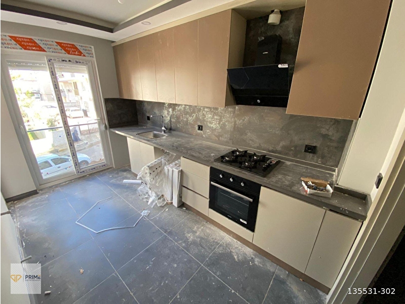 Antalya erenköy'de cadde üstü satilik 2+1 ara kat asansörlü sifir dai̇re