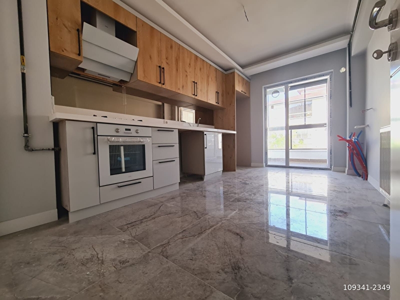 Pi̇yade mah satilik 3+1 arakat asansörlü çi̇ft banyolu sifir dai̇re