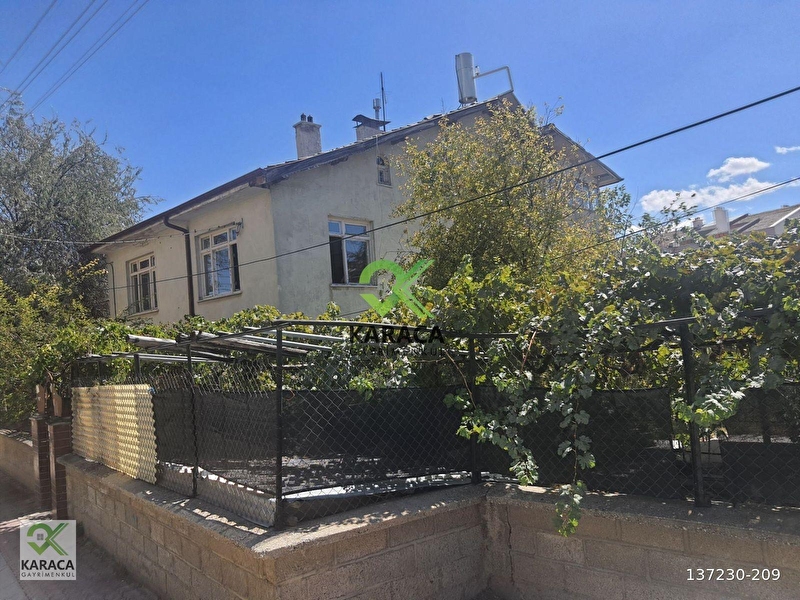 Karaca'dan meram yaka'da 780 m2 8-10 dairelik arsa
