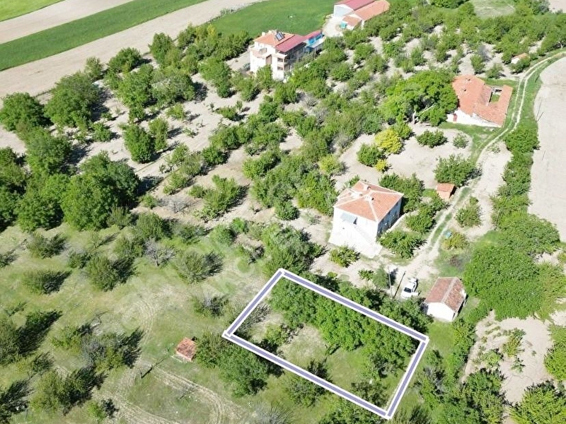 Oltan köyünde tek tapu 3 kat i̇marli 600m² arsa