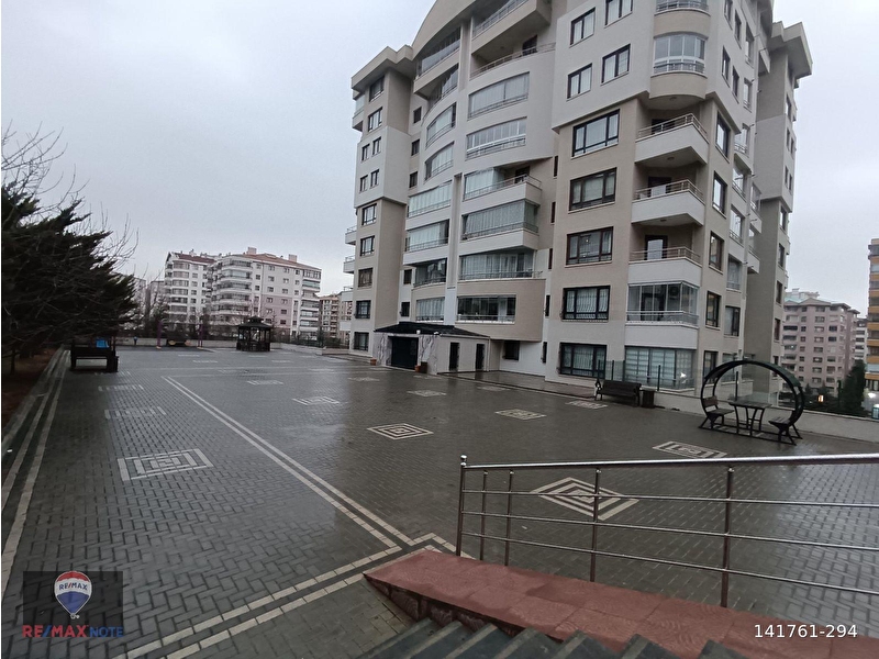 Çukurambar seğmen si̇tesi̇ 4+1 satilik dai̇re