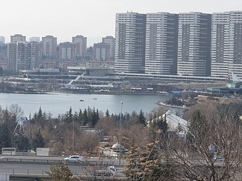 Göksu park kavşağinda  i̇stanbul yolunda  4,5 + 1 200 m2 depolu  garajli  ultra lux