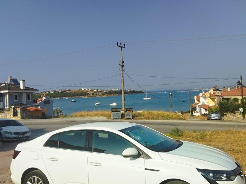 Ayvalik çeti̇n emlak'tan cunda yeni̇ yolüzeri̇nde projesi̇ hazir satilik dubleks vi̇lla arsasi