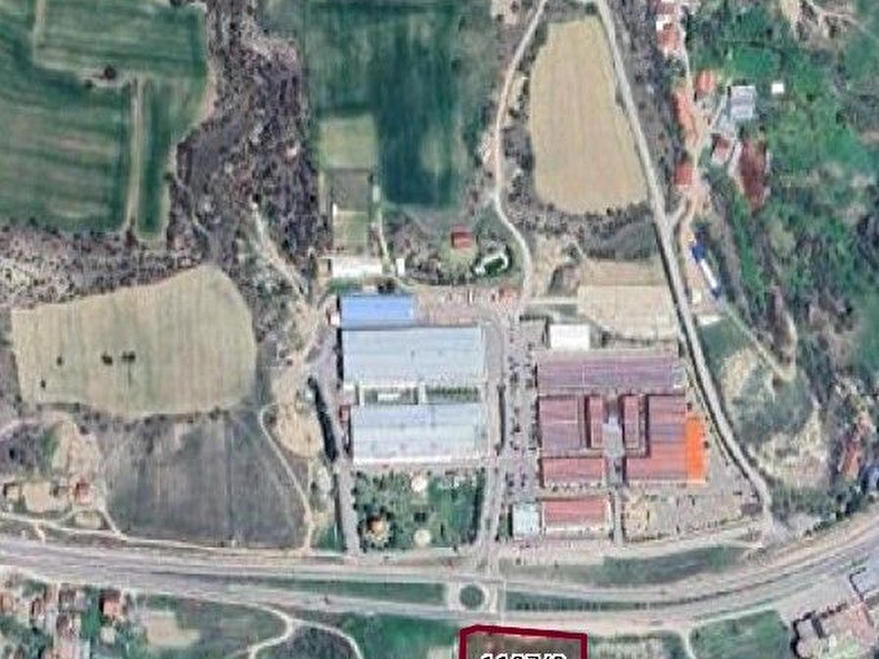 Karabük kastamonu yoluna cephe satilik 5.325 m2 arsa