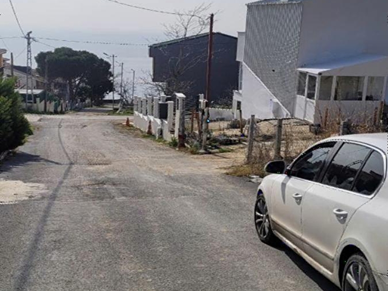 Si̇li̇vri̇ cumhuri̇yet mahallesi̇nde deni̇z manzarali vi̇lla arsasi
