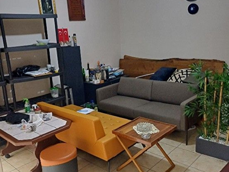 Balat girisinde 2 katli dukkan