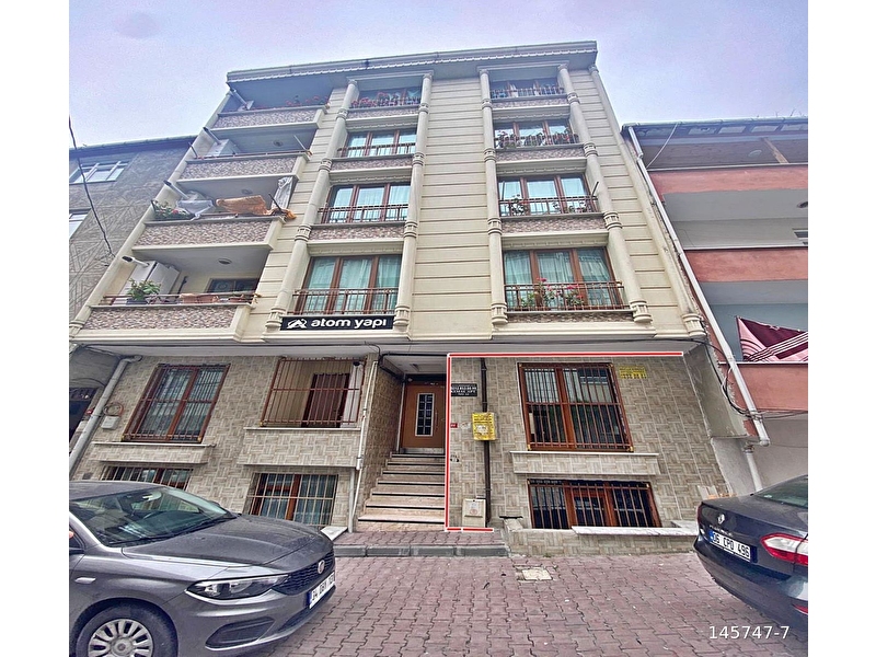 Aci̇l ana cadde ve ulaşima yakin terasli ters dubleks