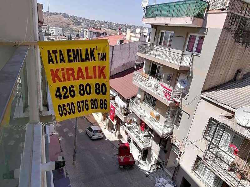 1 400 Tl Ata Emlktan Laleli Mah Menderes Cad Yakini Ara Kat Dogalgazli