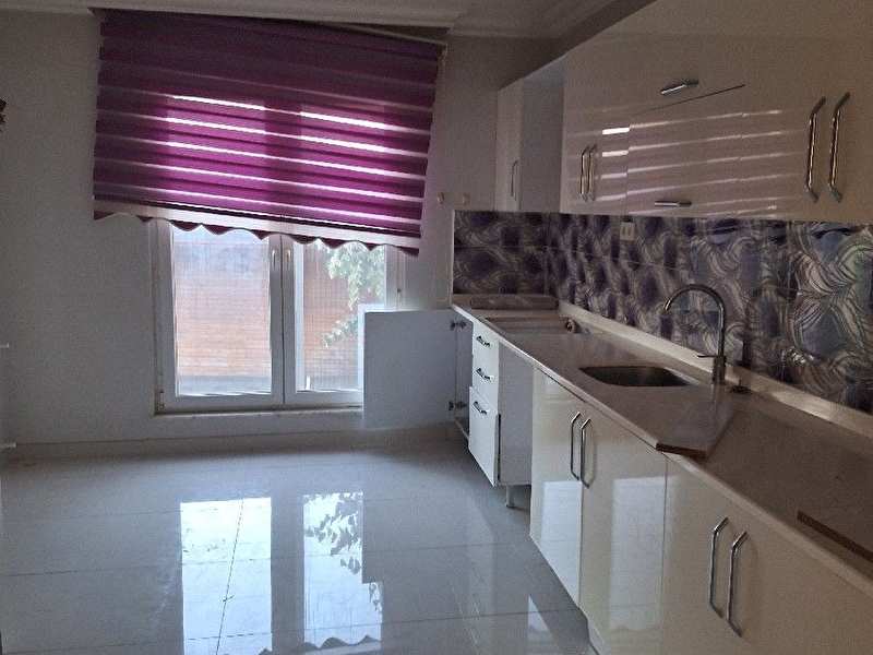 Evarsal emlak ofi̇si̇nden 3+1 geni̇ş yapili ki̇ralik dai̇re