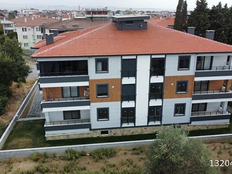 ꧁ay emlaktan꧂akçay merkez'de ayri mutfak ara kat doğa manzarali 2+1 lüx dai̇re