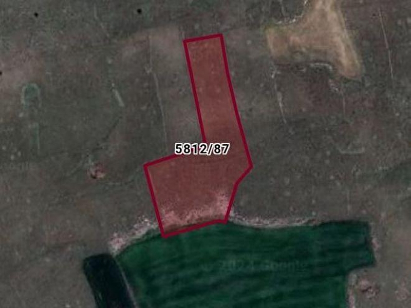 Holtech gayri̇menkul'den vatanda satilik 8357m2 tek tapu tarla