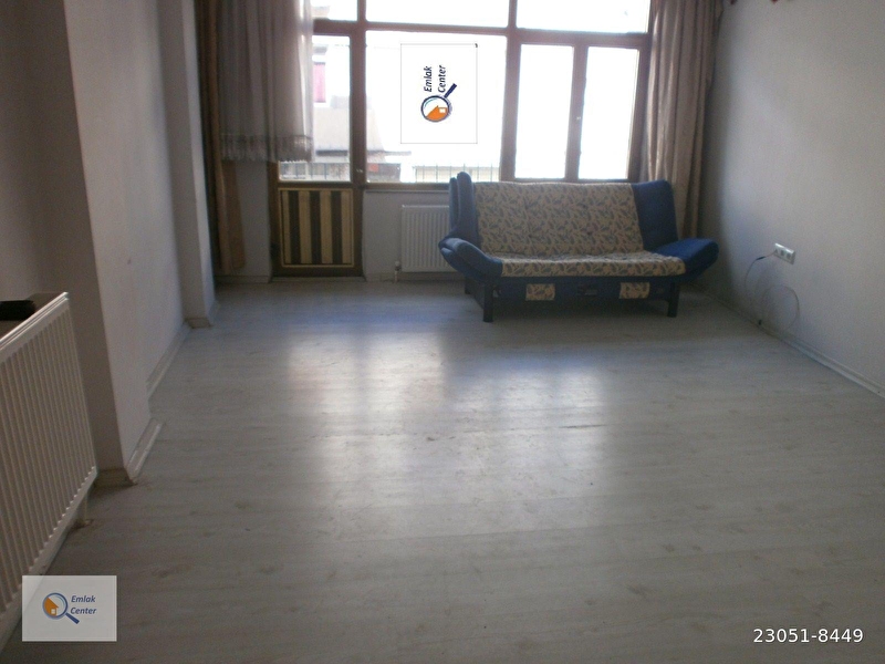 2 300 Tl Fatih Capa Sehreminide Kiralik 2 1 Salon Daire