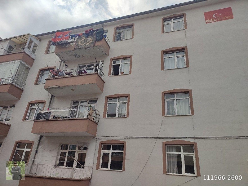 Uğurlu gayrimenkul den zafer mahallesi de satılık 2+1