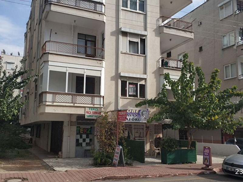 1 300 Tl Bayindirda 3 1 140m2 Bakimli Yol Cepheli