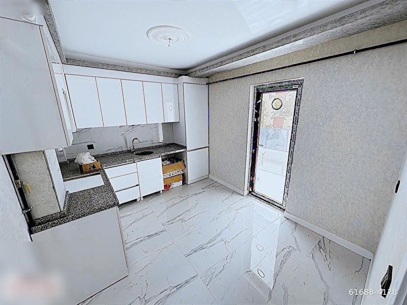 Ci̇handan **firsat** suadi̇ye cad. yakin 2.katta sifir dai̇reler