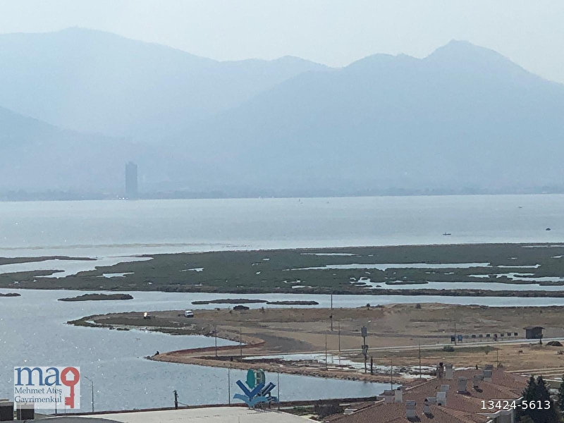 6 750 Tl Izmir Mavisehir De Essiz Luks Tadilatli Kiralik Ara Kat Flamingo