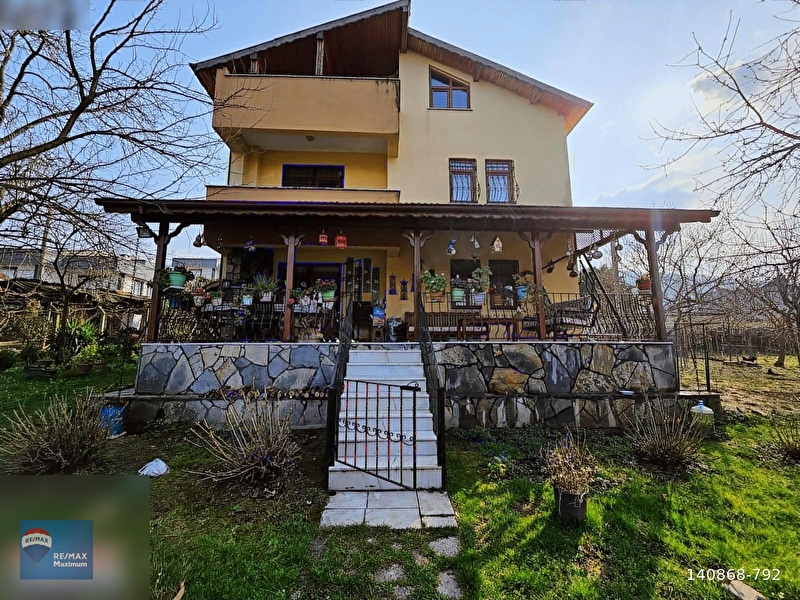 Sakarya sapancada satilik 6+1 tri̇pleks vi̇lla