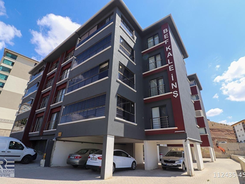 Seğmenler yeni̇ bi̇nada yapili kapali balkonlu 4+1 satilik dai̇re
