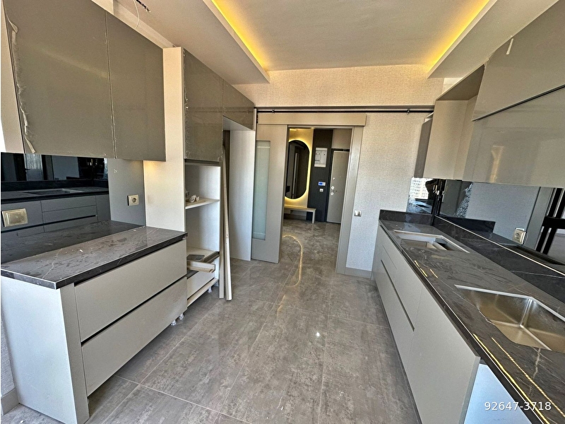 Eti̇mesgut bağlica da full yapili katta tek dai̇re k.otoparkli 4+1 satilik dai̇re