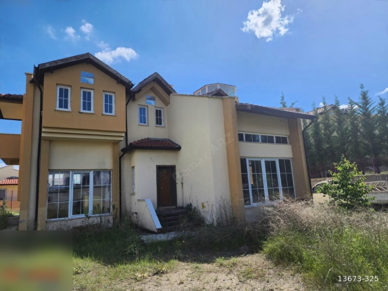 Hacılar mahallesi zümrüttepe evleri sitesi 5+1 natamam villa