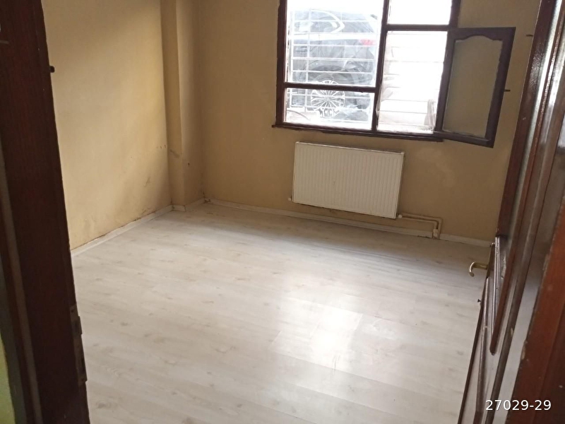 Şi̇ri̇nevler metro metrobüse yakin ki̇ralik 100 m2 3+1 dai̇re