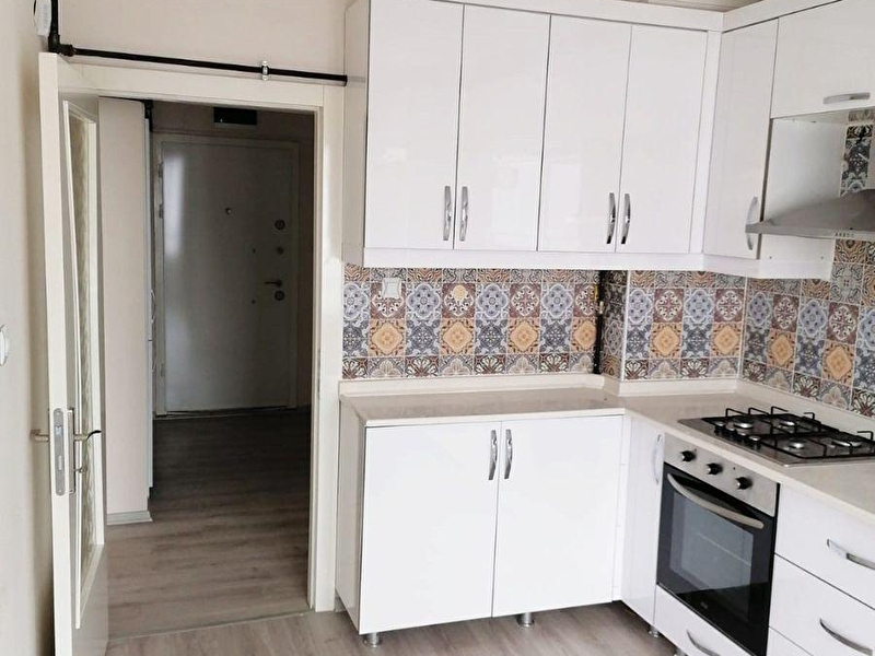 Yeni̇kent menderes  mah.de  merkezi̇ konum 3+1  dai̇re